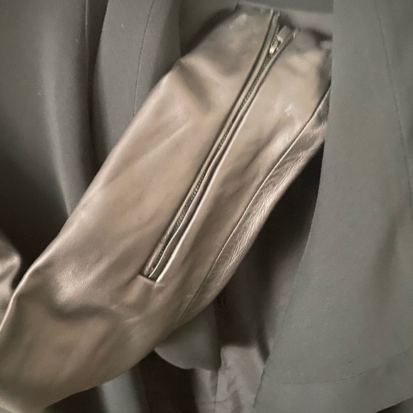 Leather jacket - Picture 3 of 4